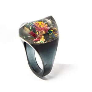 VTG 1960s–1980s Handmade Lucite Ring Embedded Floral & Glitter Confetti